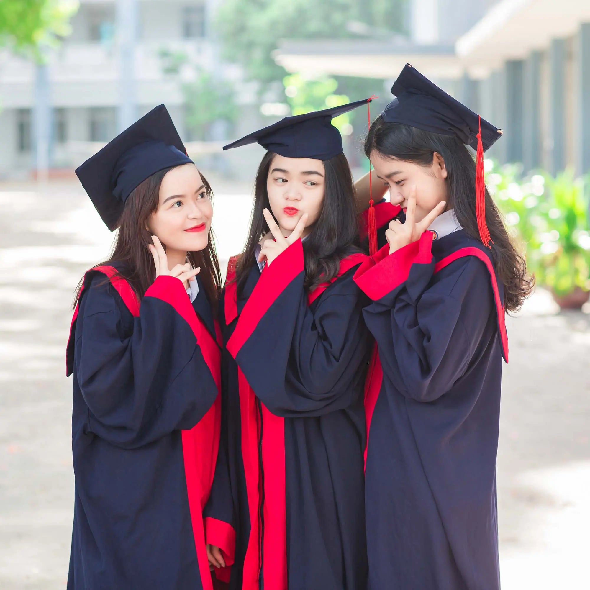 11-Best-College-Graduation-Gifts-for-Him-and-Her PopArtYouShop